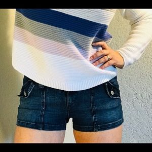 Women’s Levi’s Denim shorts size 7 Short Short